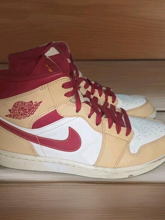 Men\'s Size 9.5/Air Jordan 1 Mid \